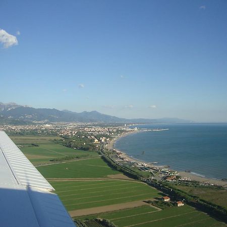 Appartamento Marina Marina Di Carrara Δωμάτιο φωτογραφία