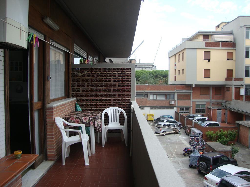 Appartamento Marina Marina Di Carrara Δωμάτιο φωτογραφία