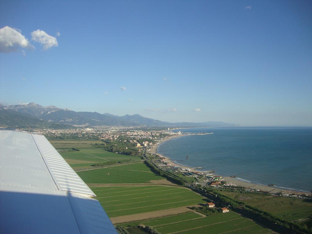 Appartamento Marina Marina Di Carrara Δωμάτιο φωτογραφία